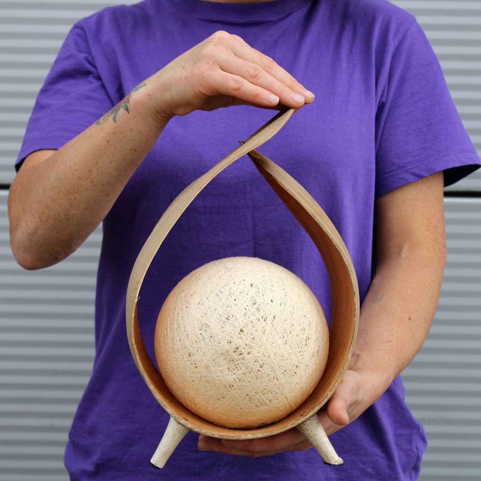 Lampă Naturală din Frunză de Cocos - Buclat Natural