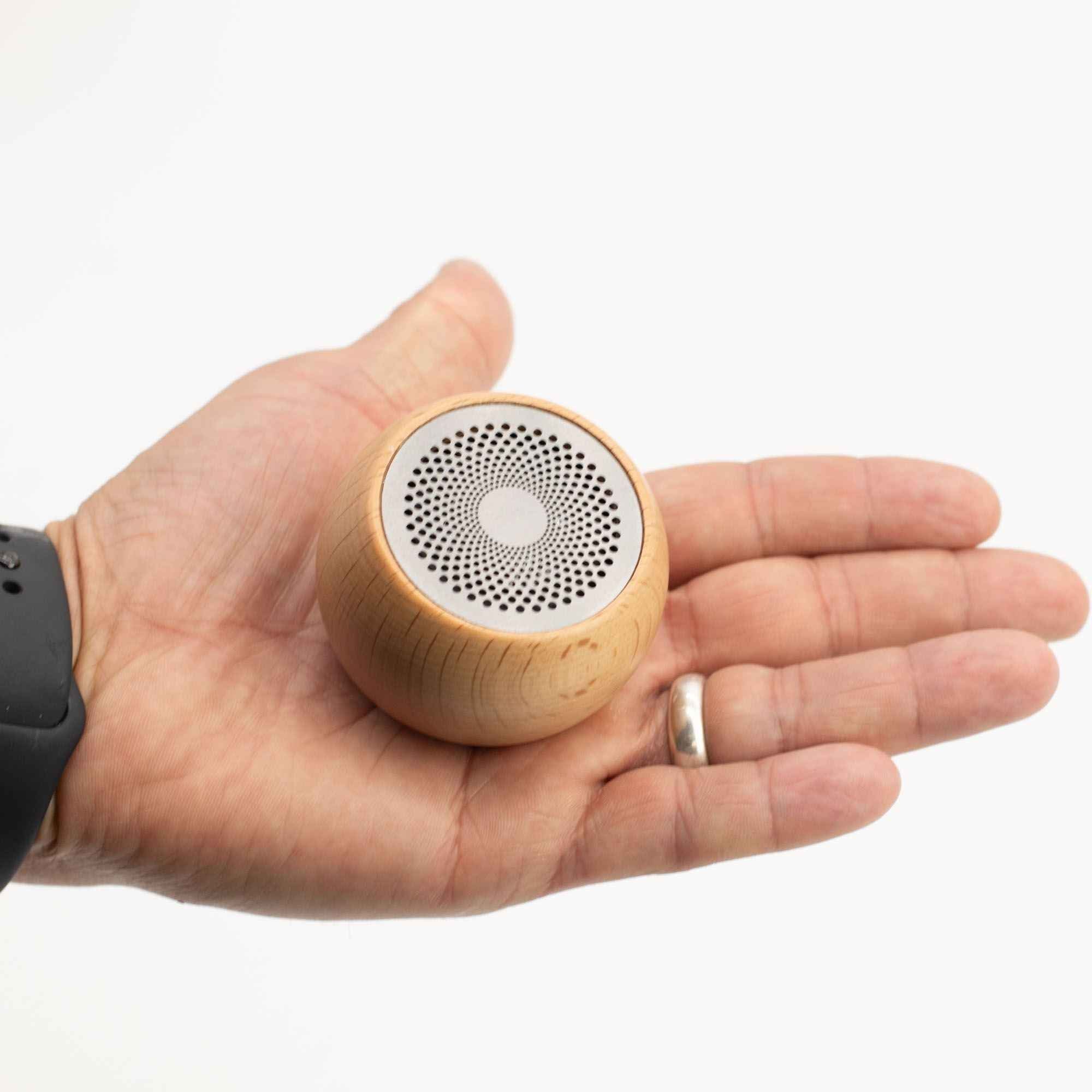 Mini Boxă Bluetooth din Lemn cu Efect Mandala